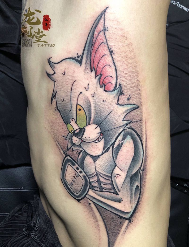健美猫先生纹身图片_腰部新传统New School动物猫运动纹身图案