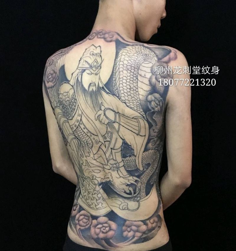 满背关公纹身图片_背部纹身图案
