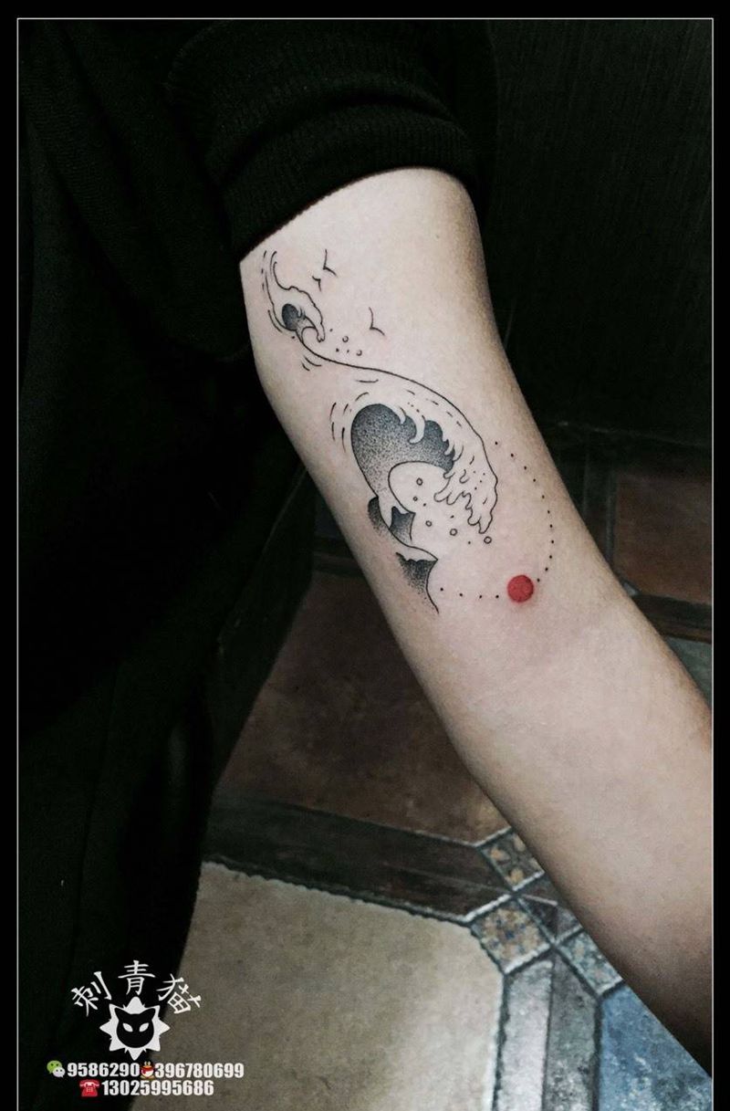 海浪纹身图片_成品原创手臂手部欧美清新点线点刺纹身图案