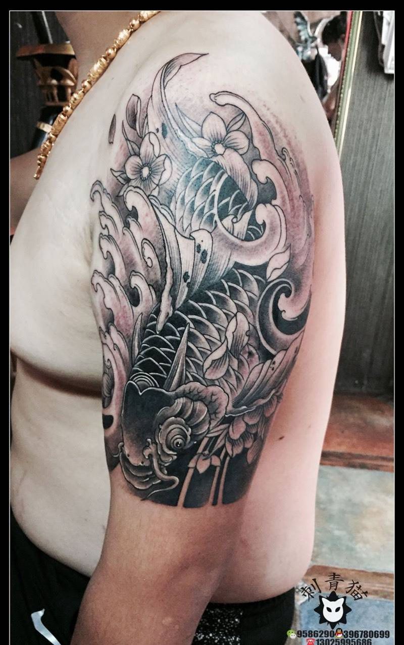 鳌鱼纹身图片_成品手臂手部传统动物锦鲤鱼鱼化龙纹身图案