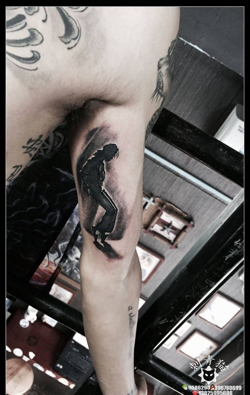 迈克杰克逊纹身图片_成品手臂手部欧美清新人物纹身图案