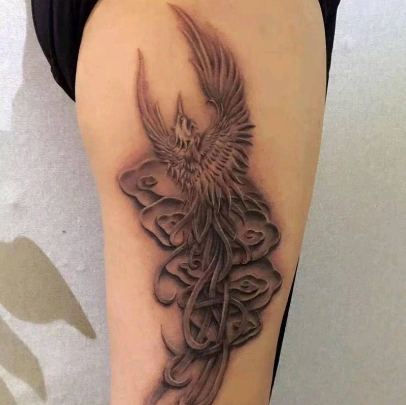 一只大鸟纹身图片_腿部手臂纹身图案