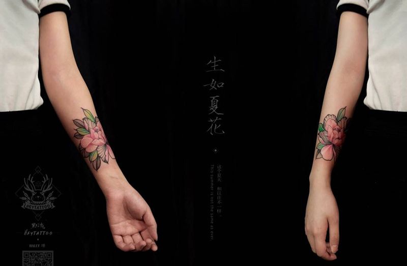 盖疤の夏花纹身图片_盖疤植物手部纹身图案