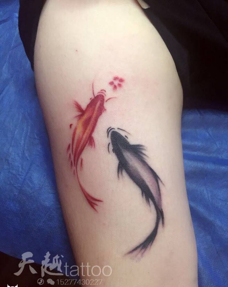 水墨小鱼纹身图片