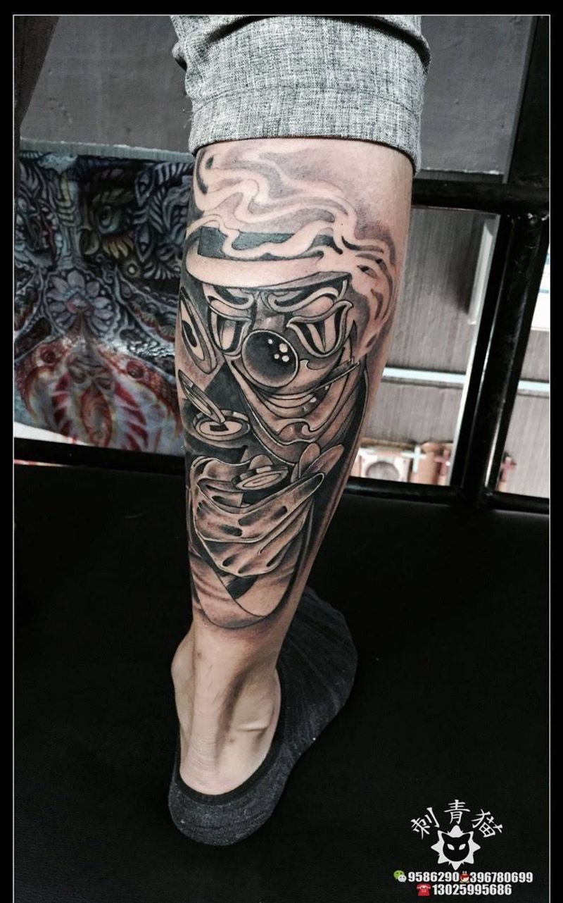 小丑纹身图片_成品脚部腿部欧美肖像人物纹身图案