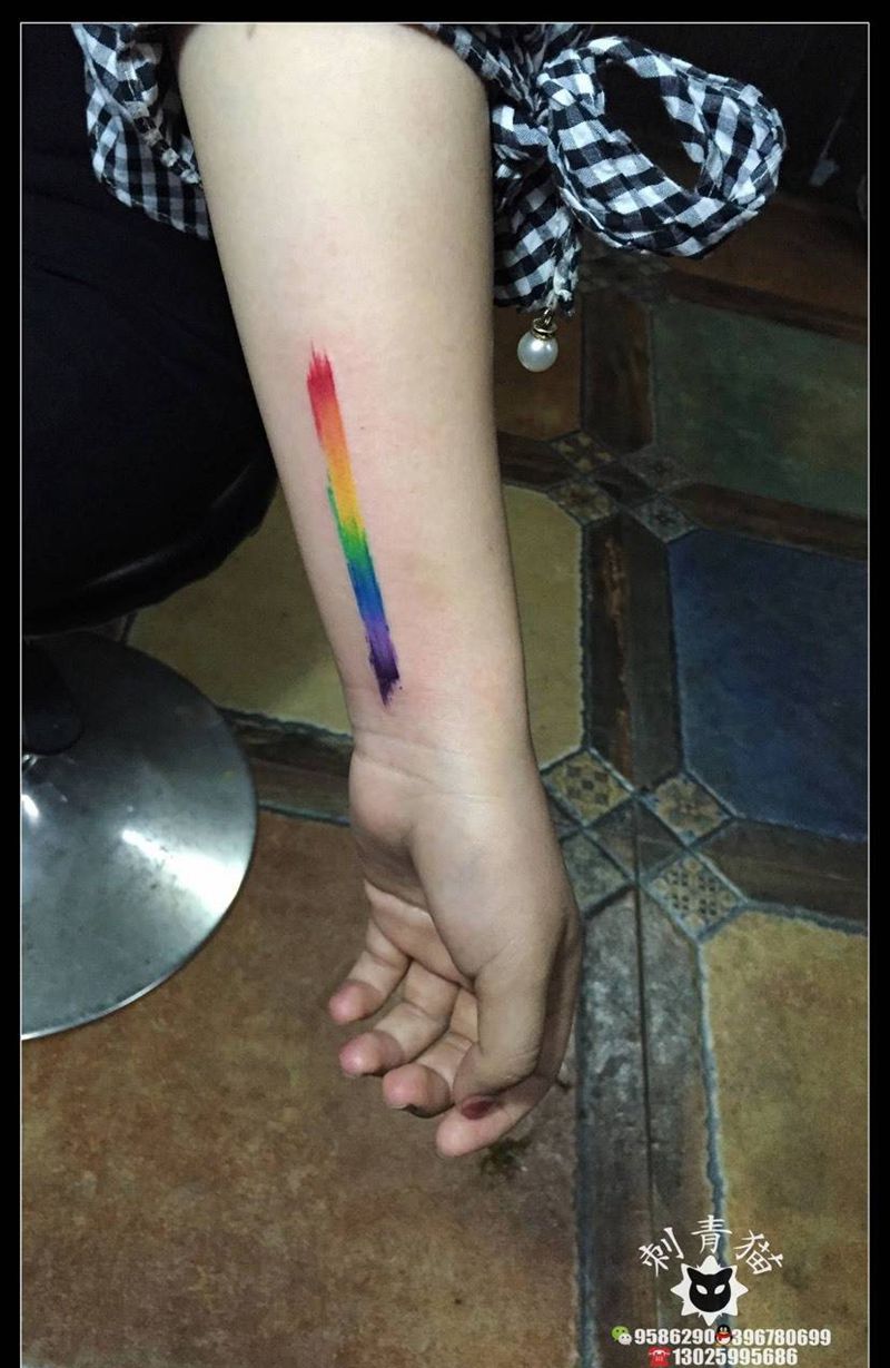 彩条纹身图片_成品手臂手部欧美清新水彩纹身图案