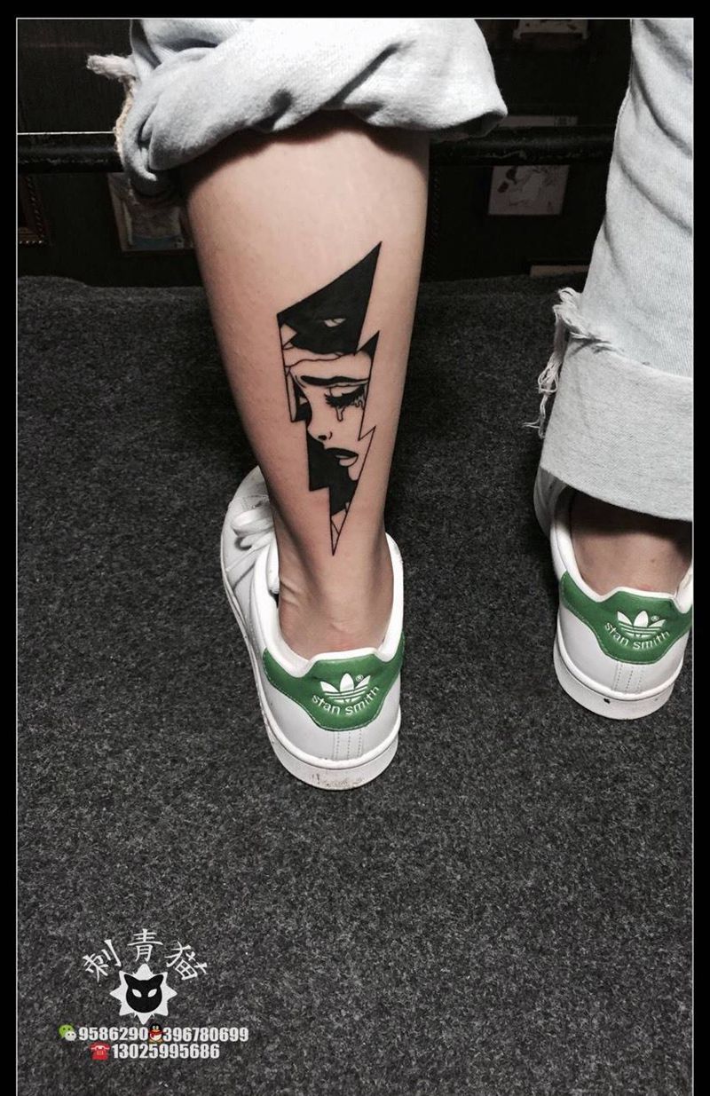 蓝瘦香菇纹身图片_成品腿部欧美人物清新闪电纹身图案