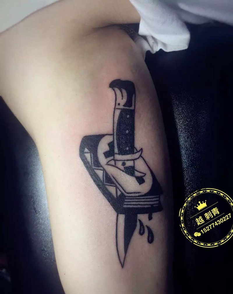 刀纹身图片