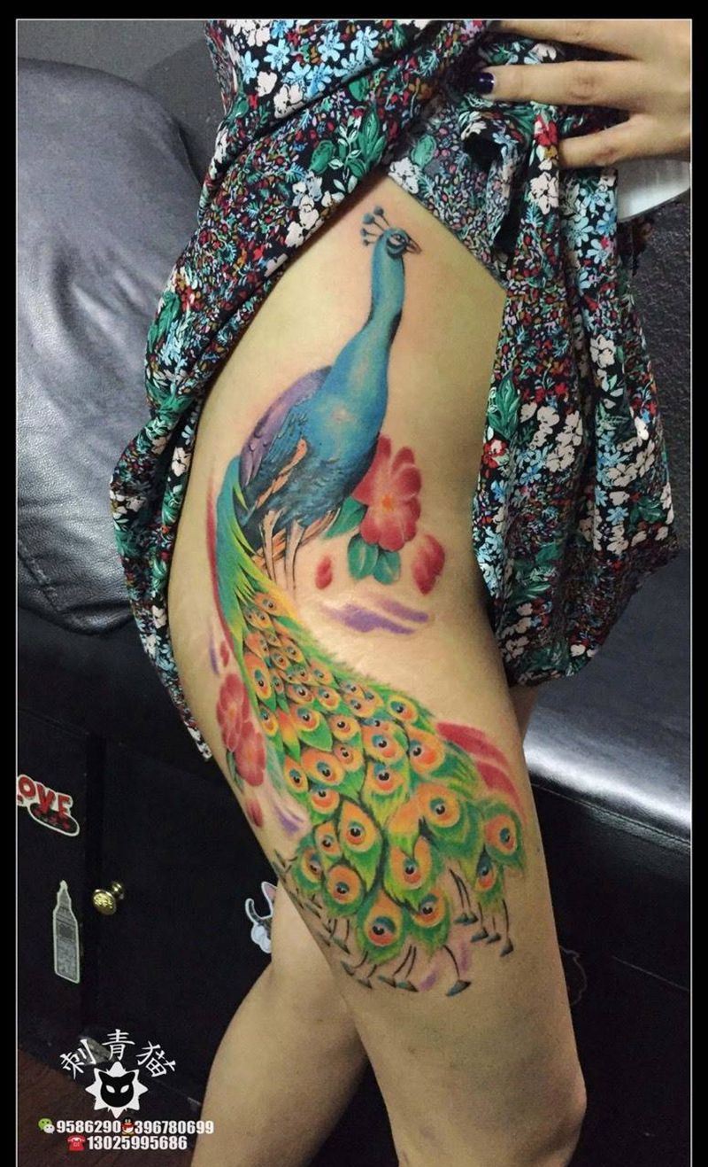 孔雀纹身图片_成品腿部臀部腰部传统清新动物孔雀纹身图案