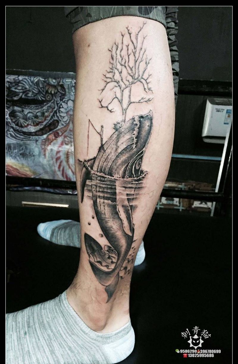 鲸鱼纹身图片_腿部成品脚部欧美清新动物纹身图案