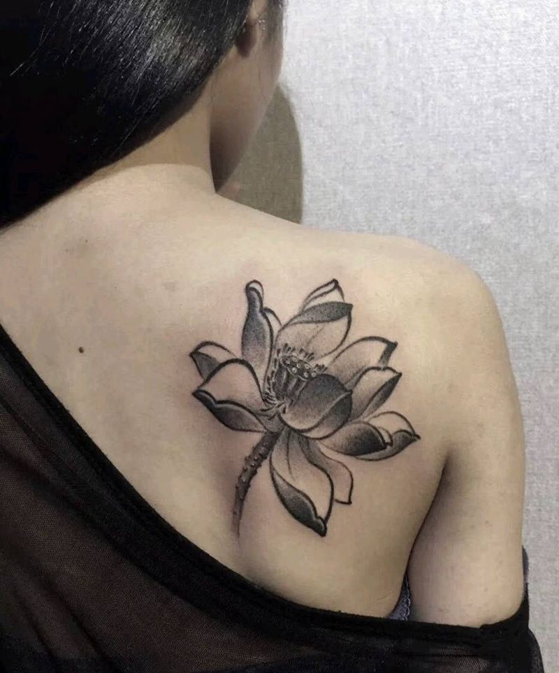 莲花纹身图片_肩部纹身图案
