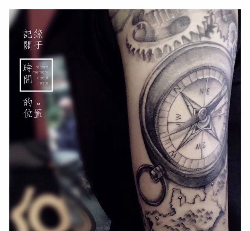 羅盤纹身图片_成品手臂纹身图案