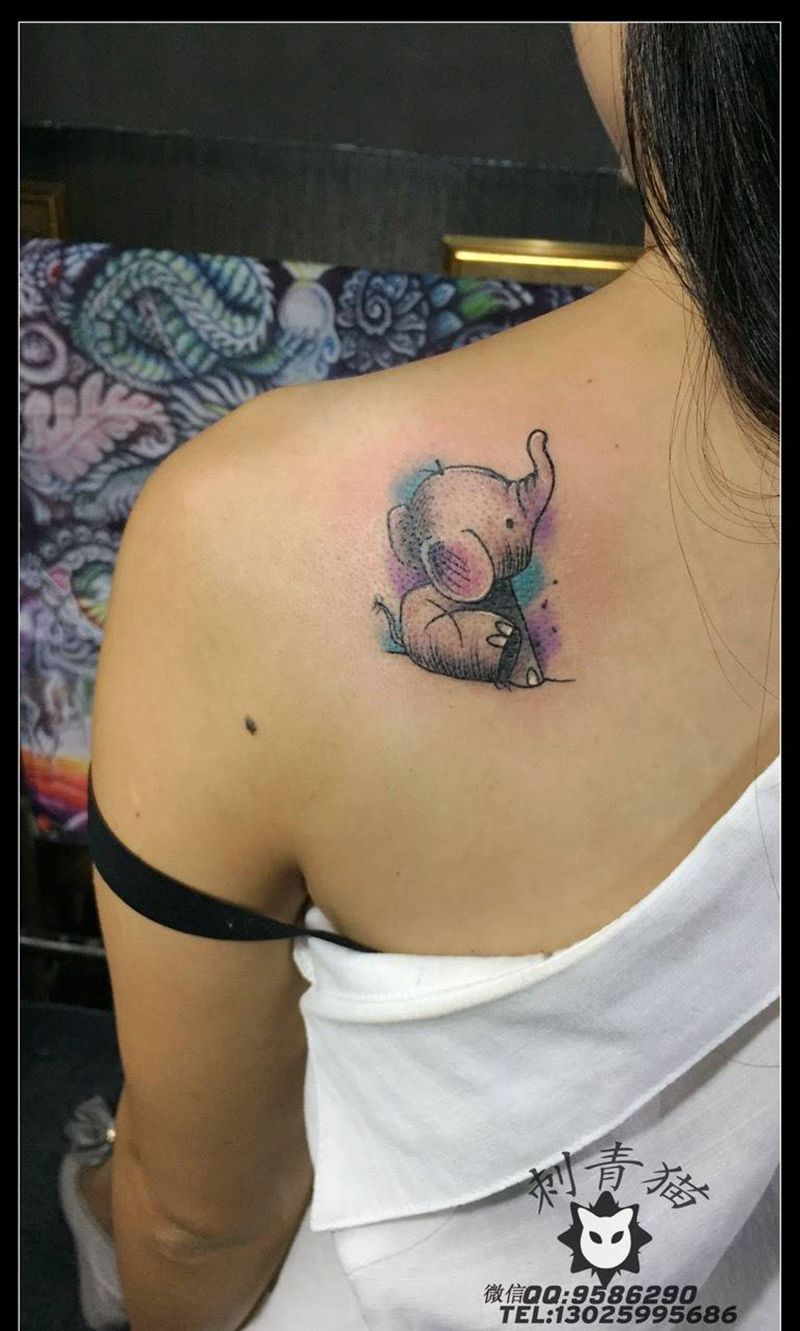 小象纹身图片_成品肩部清新动物纹身图案