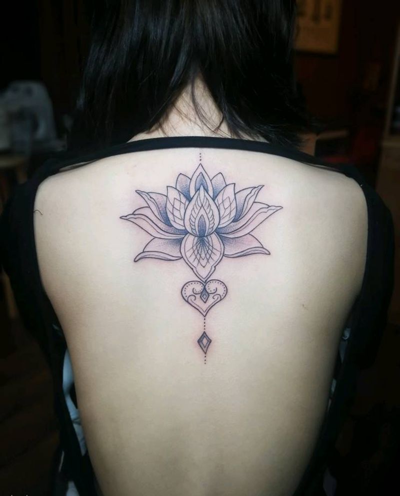 莲纹身图片_背部点刺几何纹身图案