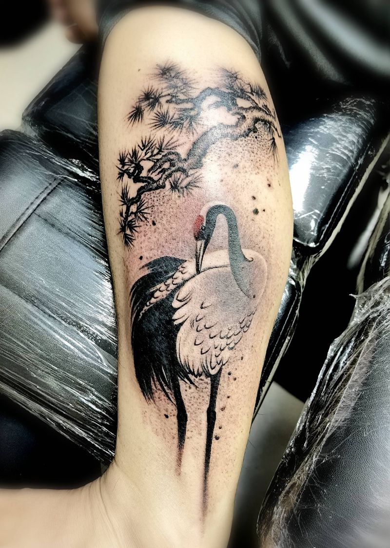 鹤纹身图片_腿部脚部纹身图案