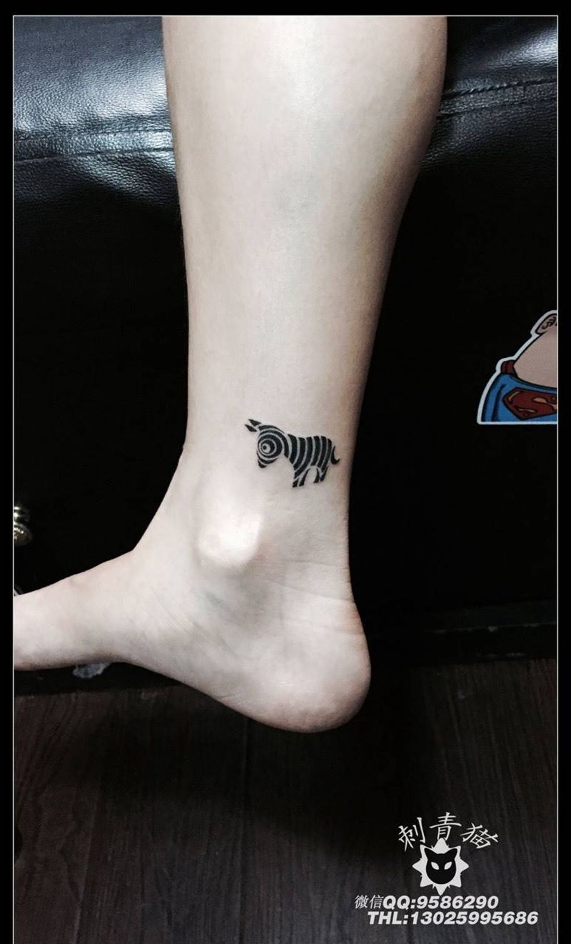小斑马纹身图片