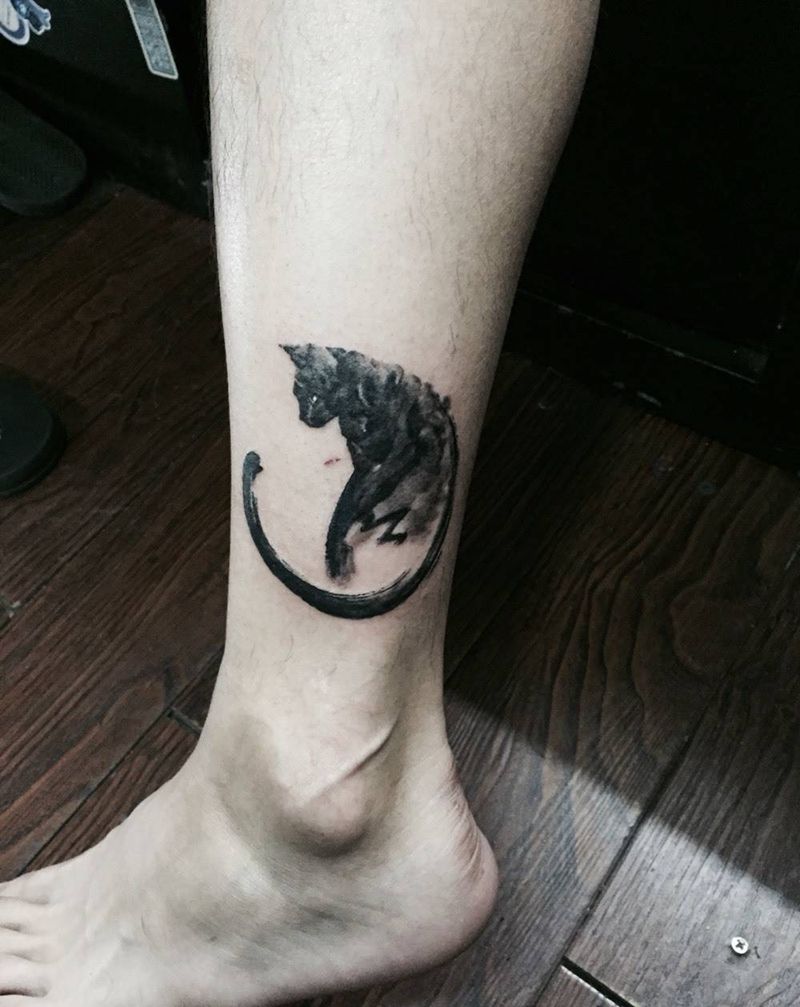 水墨猫咪纹身纹身图片_成品腿部脚部清新动物纹身图案