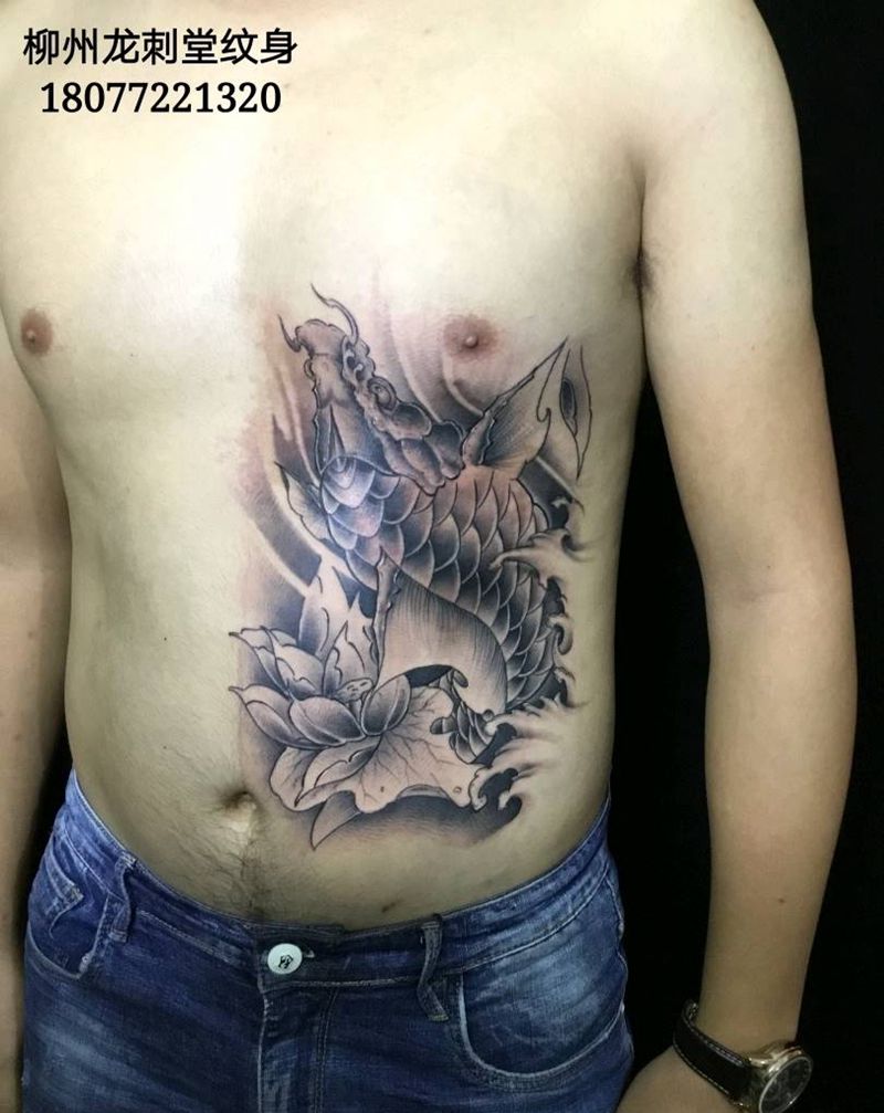 覆盖胎记纹身图片_腹部腰部鱼胎记纹身图案