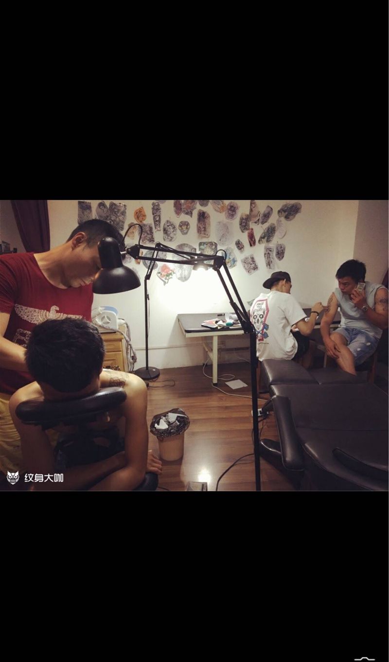 工作中纹身图片