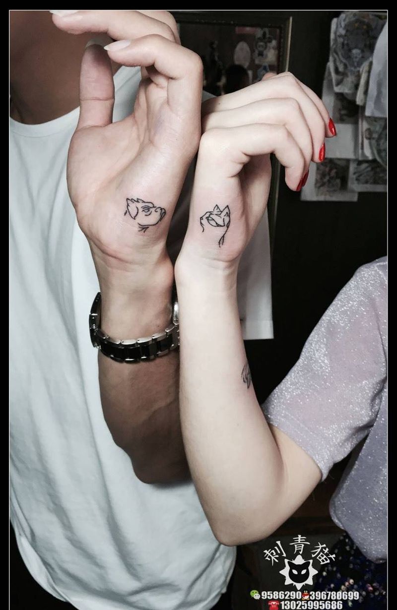 情侣纹身纹身图片_成品手部清新欧美动物猫咪纹身图案