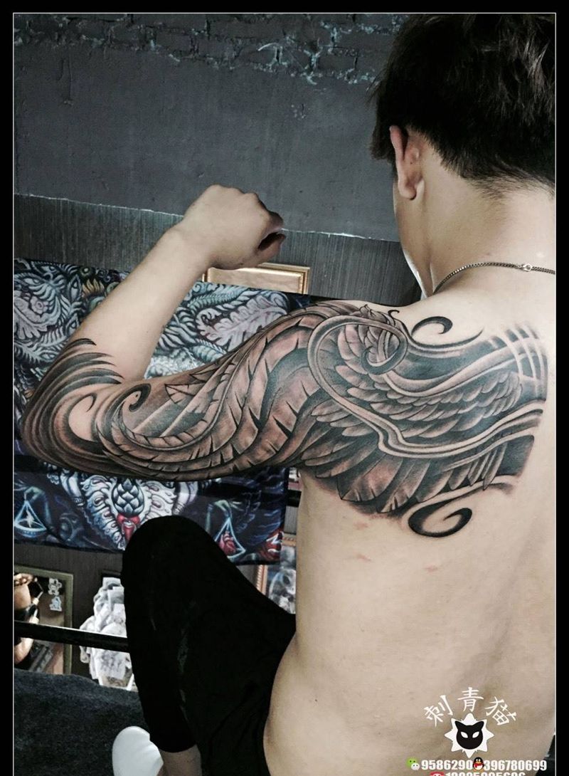 翅膀纹身图片_成品手臂手部欧美清新翅膀纹身图案