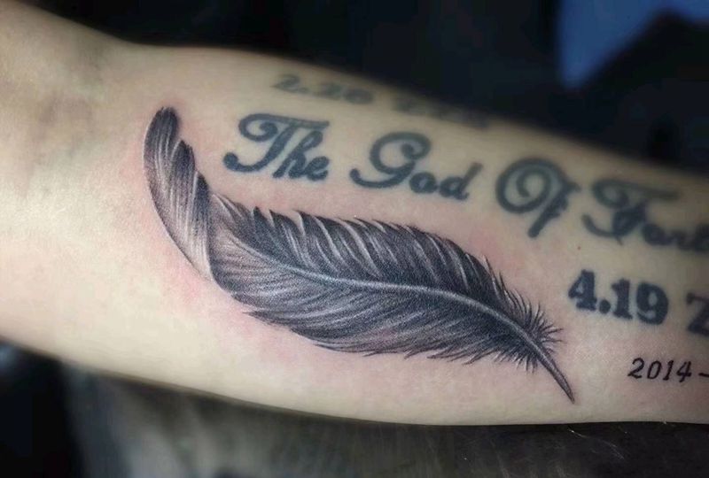 羽毛纹身图片_手臂纹身图案