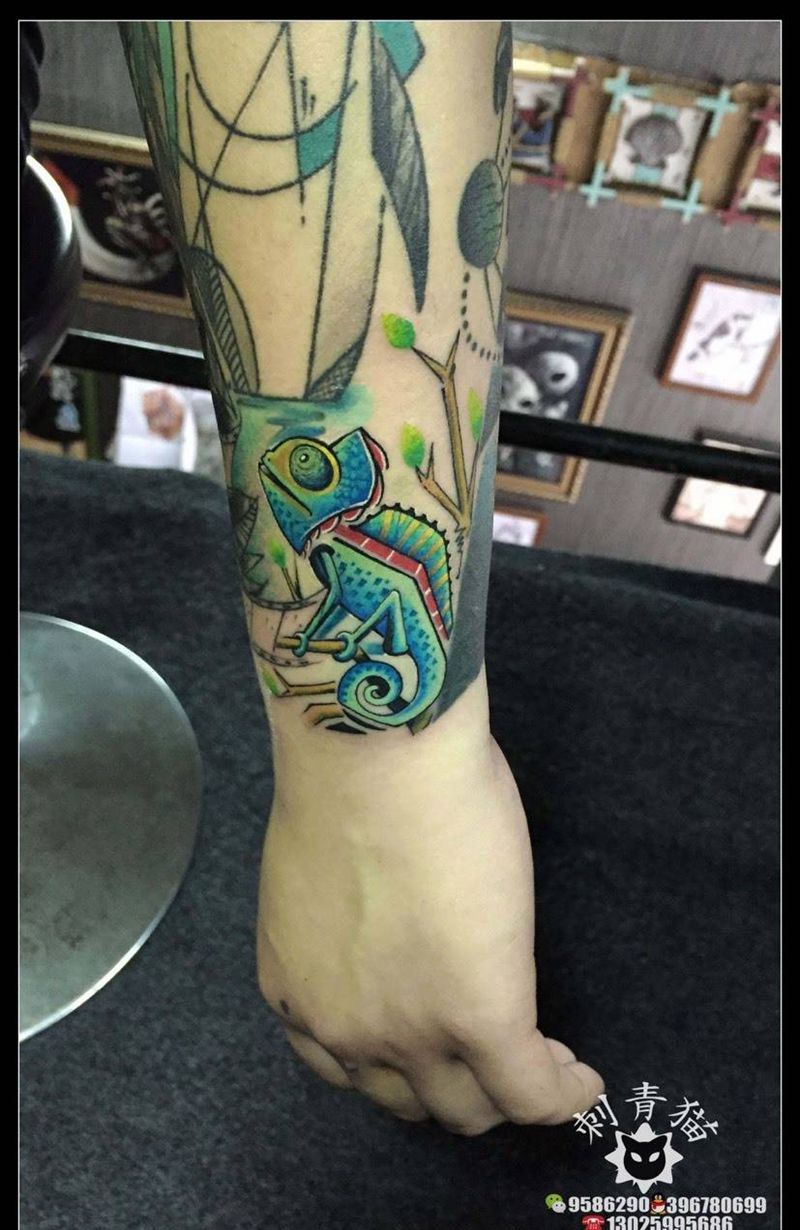变色龙纹身图片_成品手臂手部欧美清新动物变色龙纹身图案