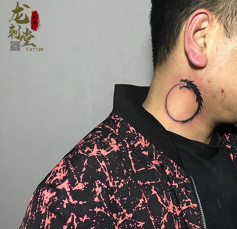 脖子侧面图腾纹身图片_颈部图腾图腾纹身图案
