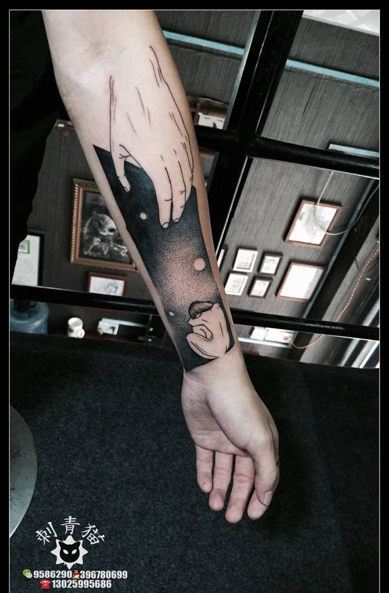 救赎纹身图片_成品手臂手部欧美清新人物点线点刺纹身图案