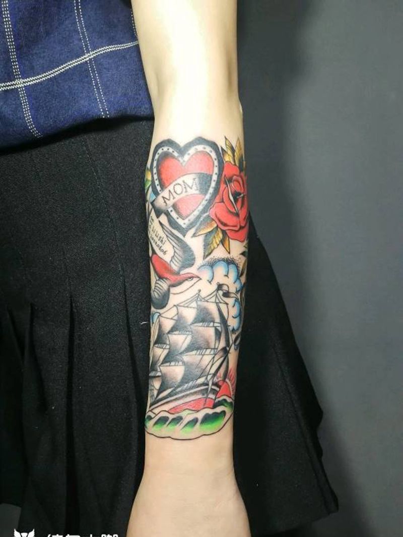 包小臂纹身图片_手臂Old School纹身图案