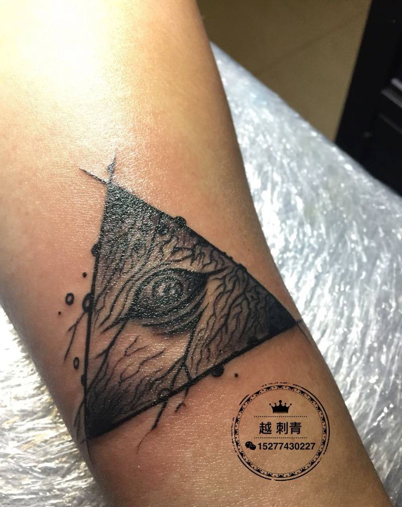 上帝之眼纹身图片