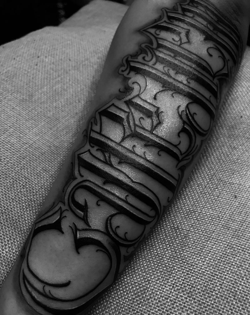 给客人设计的花体字 小臂纹身图片