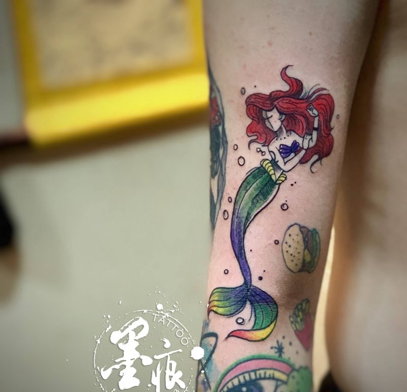 美人鱼纹身图片_手部手臂Old School水彩纹身图案