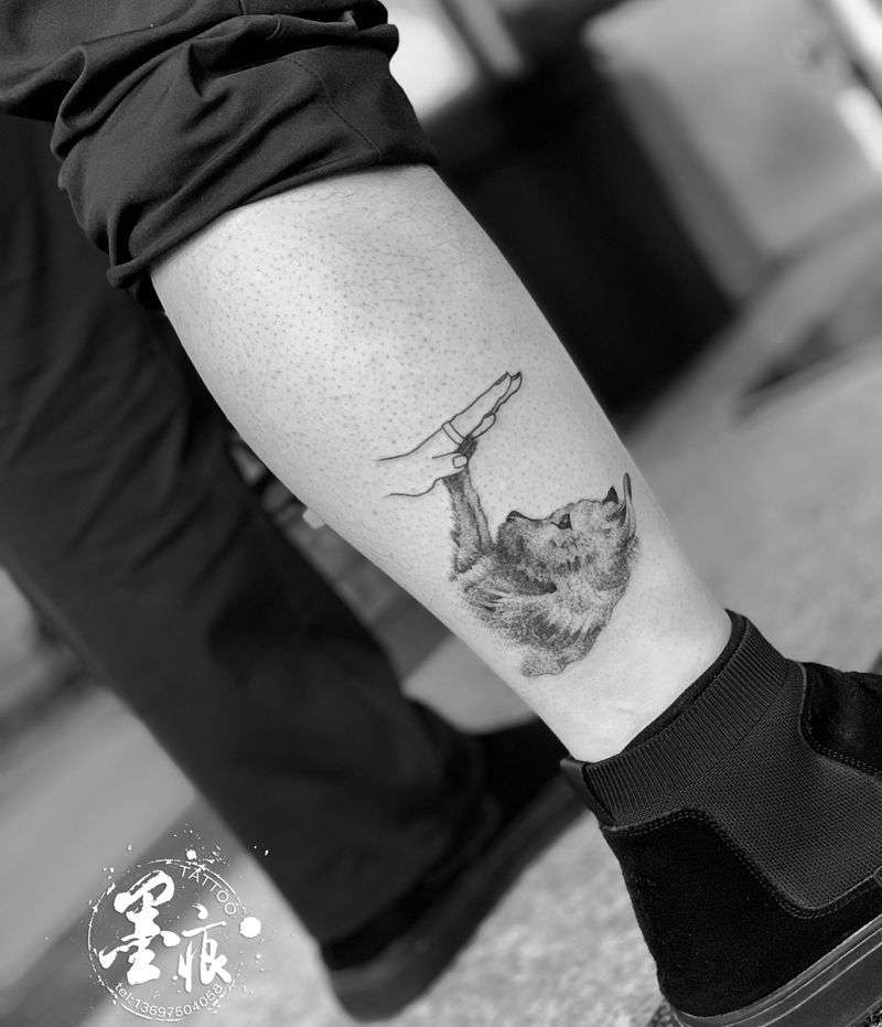 你好纹身图片_脚部几何纹身图案