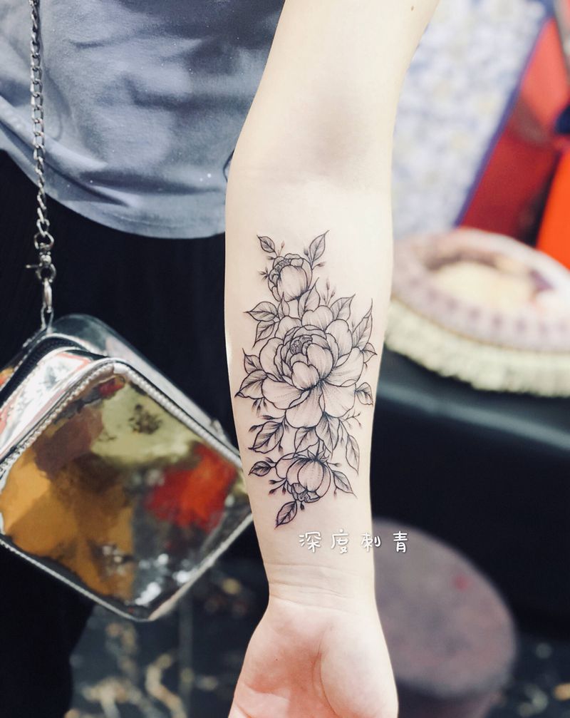 素花纹身图片_手部纹身图案