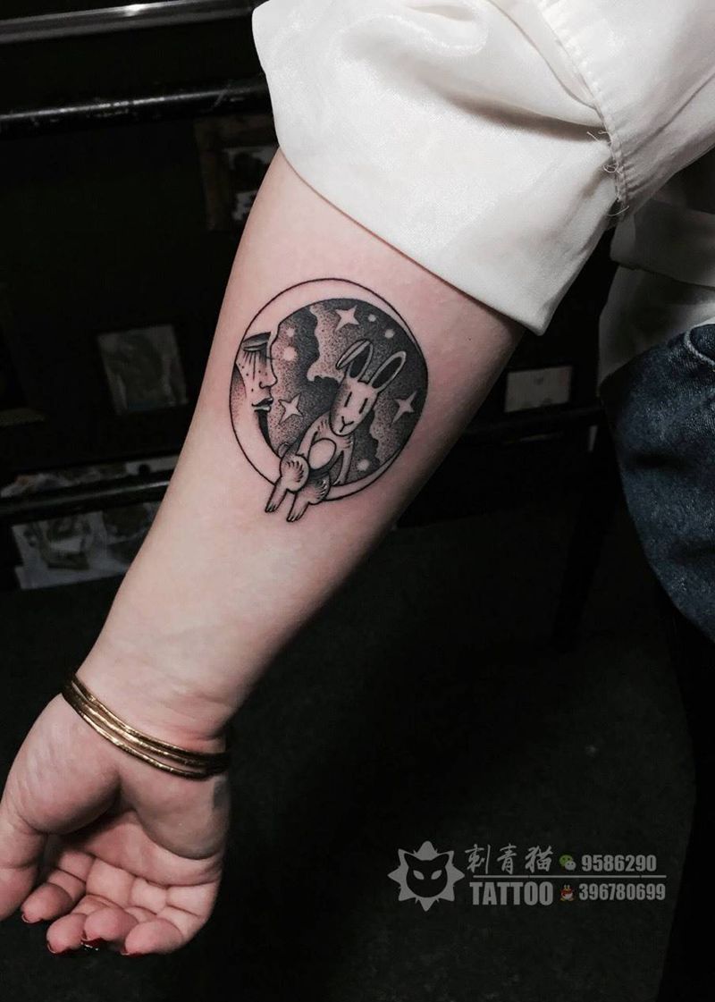 月亮兔纹身图片_成品手臂手部欧美清新动物点线兔子纹身图案