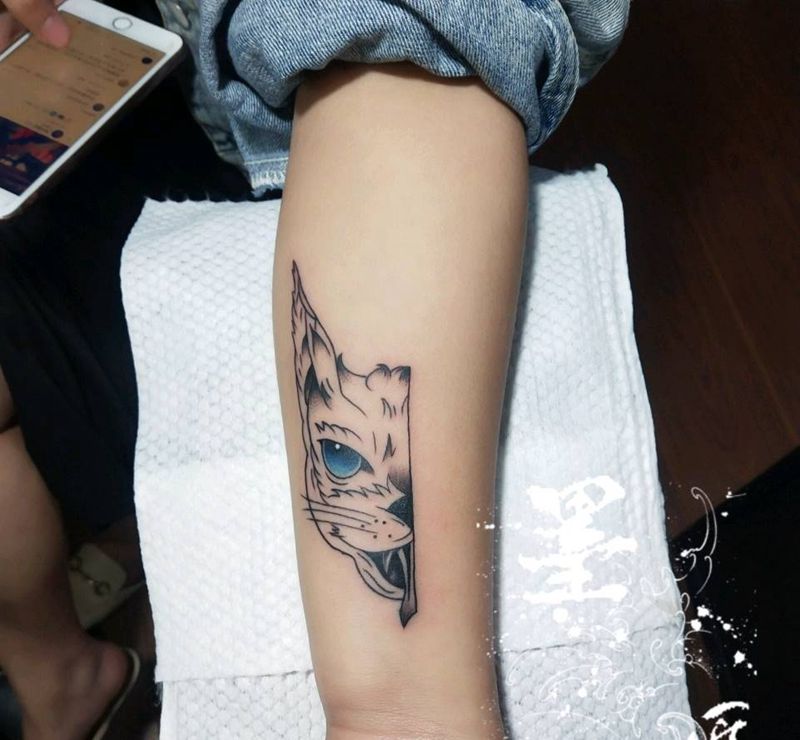 部分小作纹身图片_手臂胸部水彩几何纹身图案