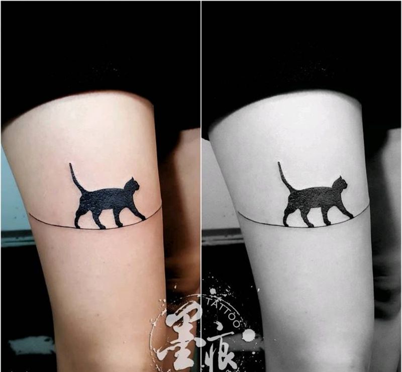 一只小猫纹身图片