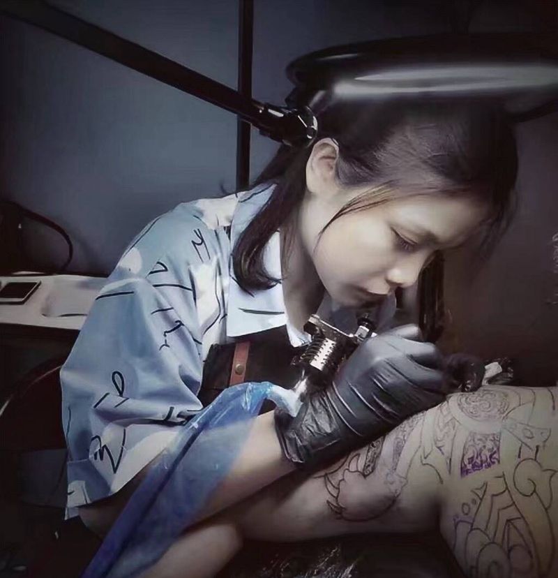 工作照纹身图片