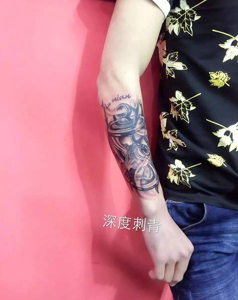 沙漏纹身图片