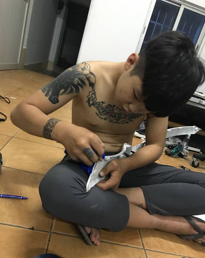 肥仔纹身图片_胸部欧美几何奇卡诺纹身图案