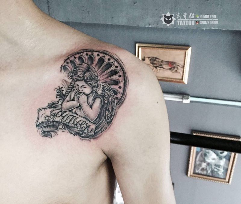 小天使纹身图片_肩部胸部New School天使纹身图案