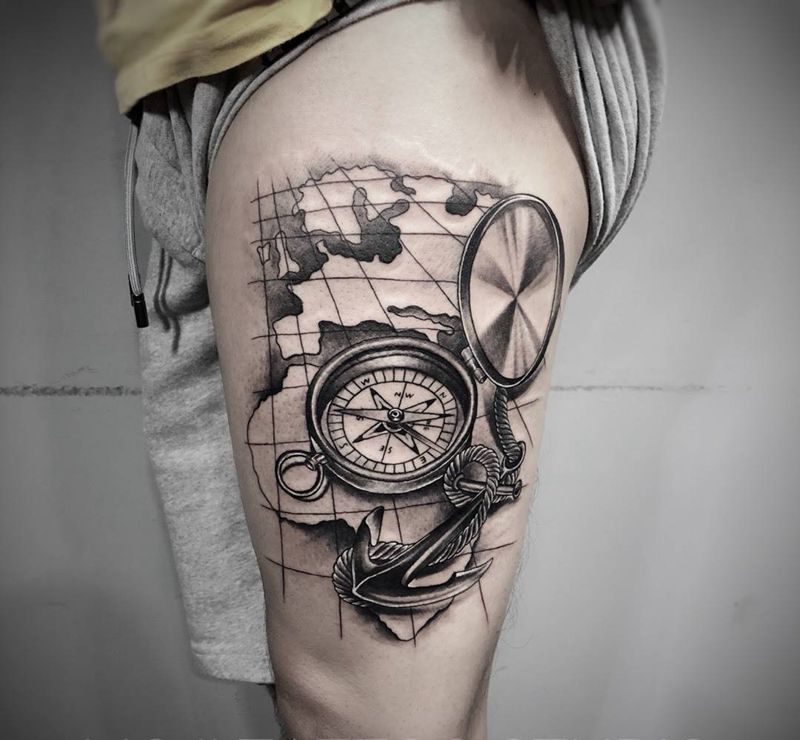 黑灰指南针纹身图片
