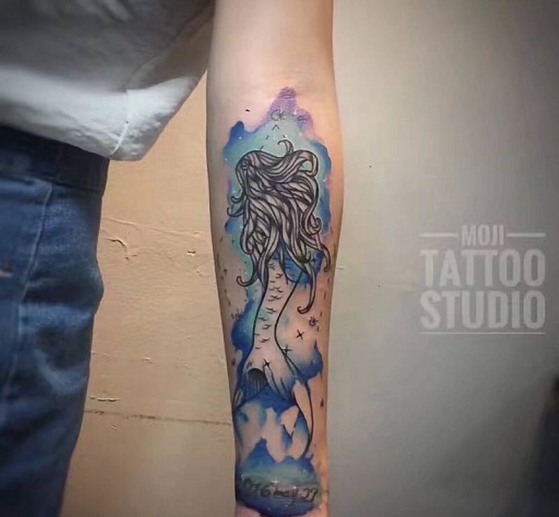 泼墨美人鱼纹身图片