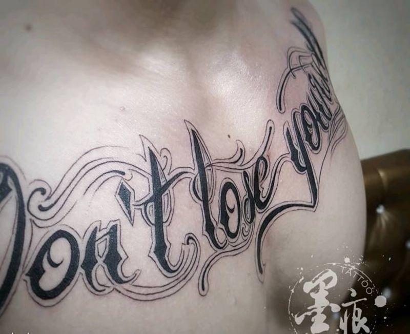 《花体.英文》纹身图片_胸部花体字纹身图案
