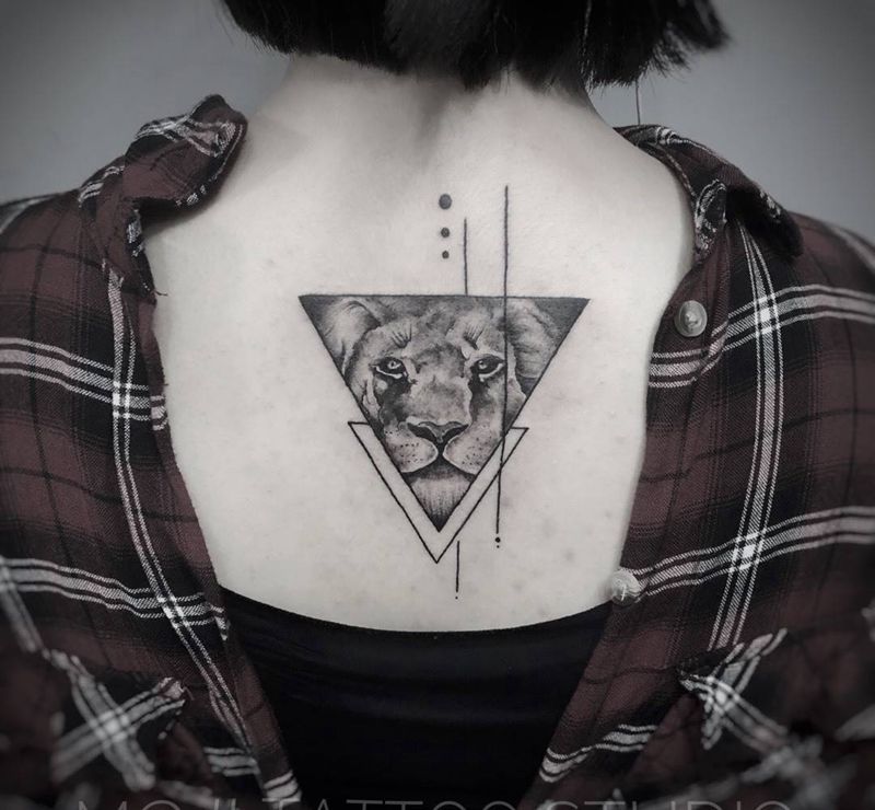 几何狮子纹身图片