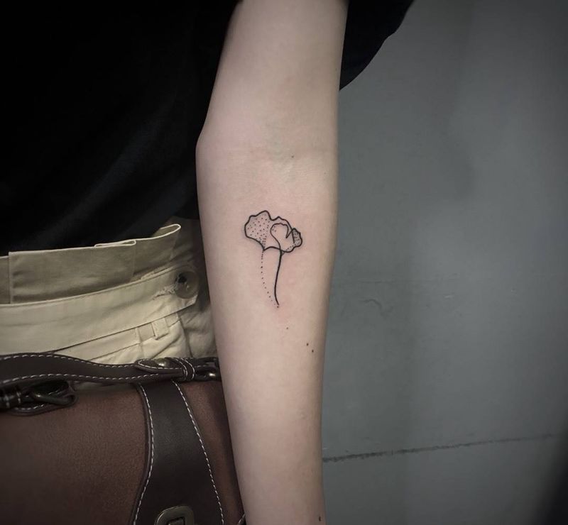 银杏叶纹身图片