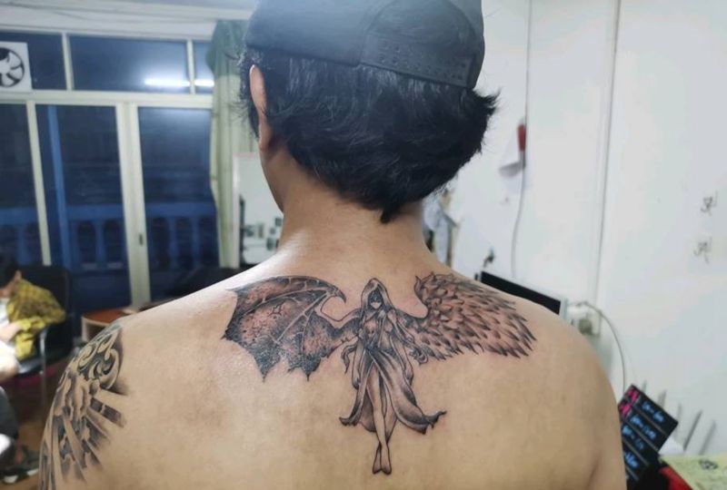 天使纹身图片_背部欧美写实纹身图案