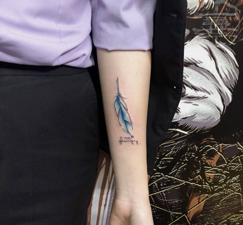 小羽毛纹身图片