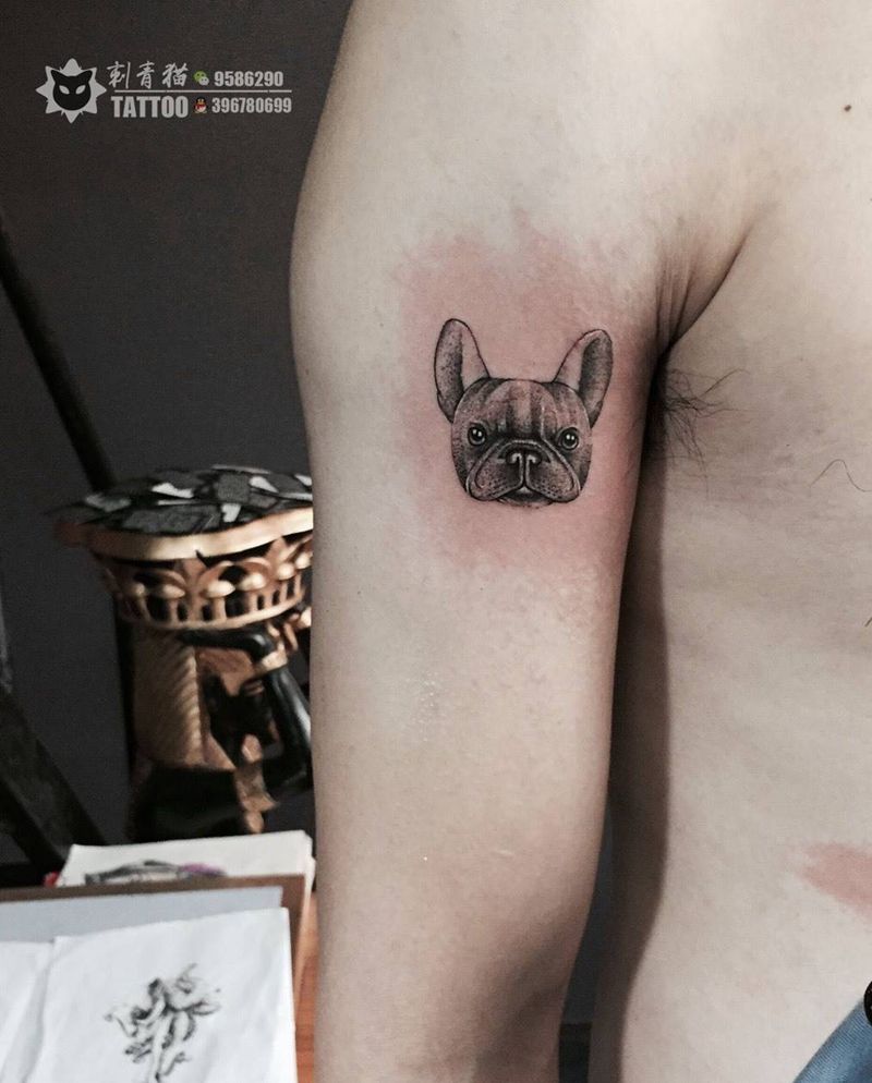 法斗纹身图片_手部手臂点刺小狗法斗纹身图案